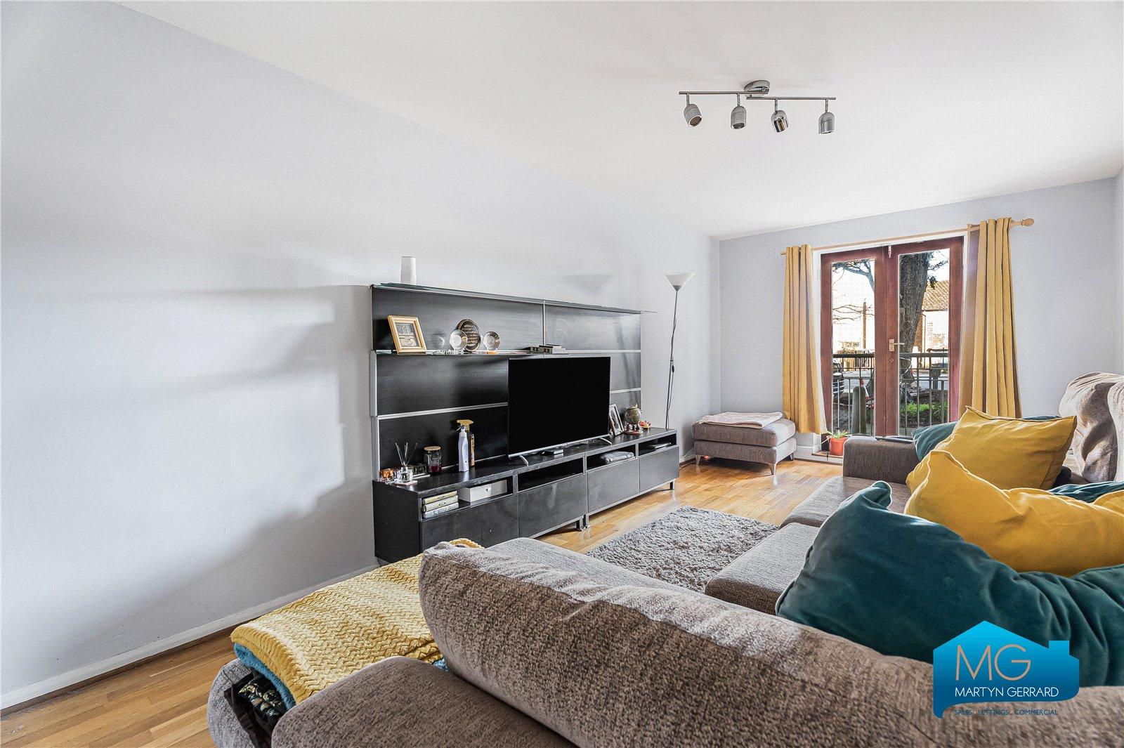 2 bedroom Ground Floor Flat to rent - Martyn Gerrard