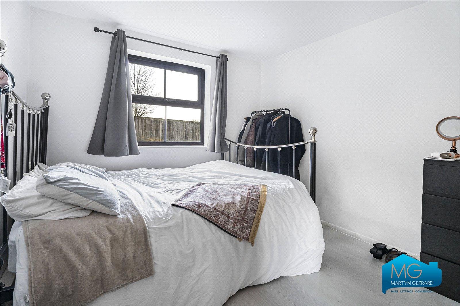 2 bedroom Ground Floor Flat to rent - Martyn Gerrard