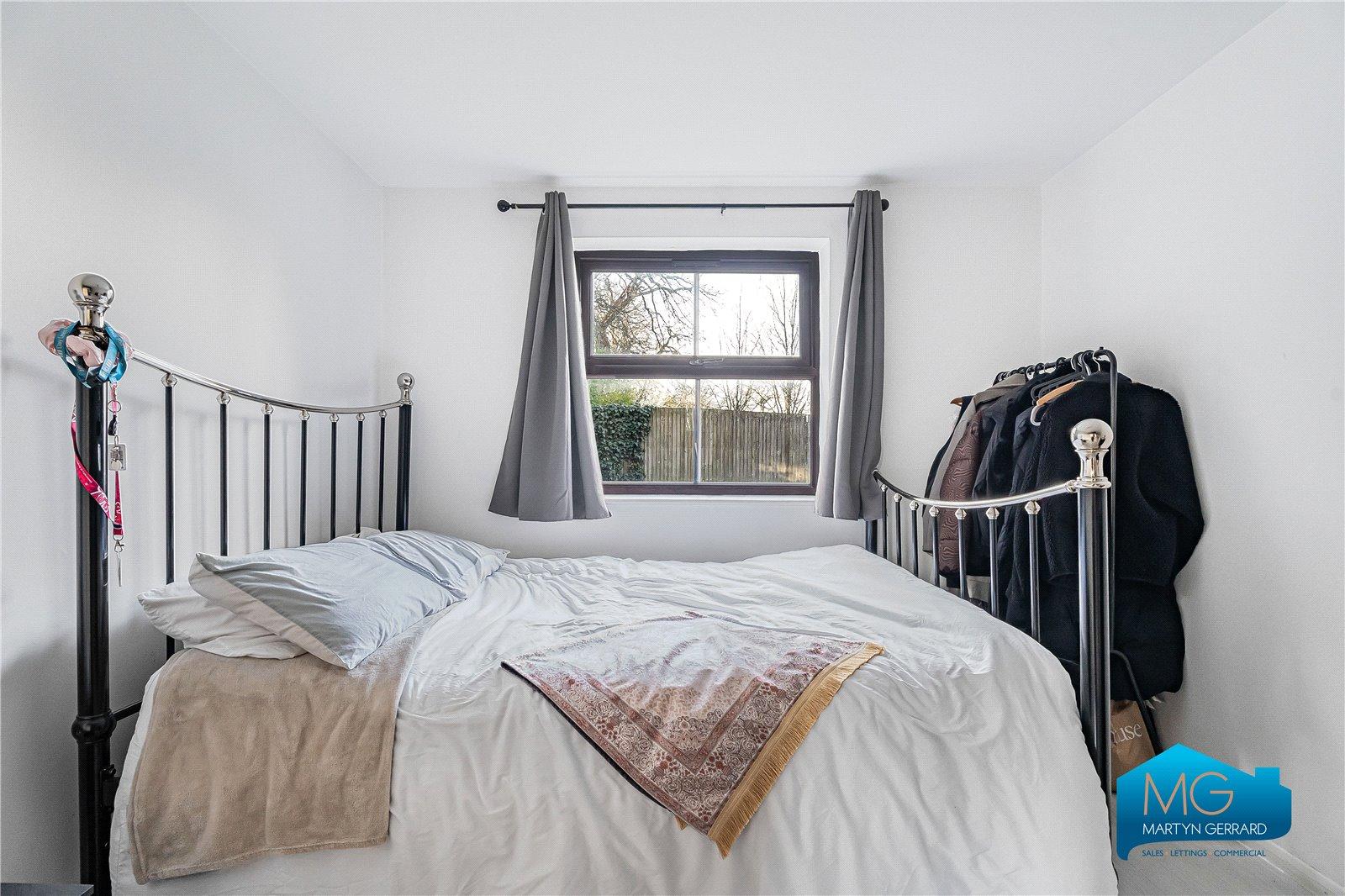 2 bedroom Ground Floor Flat to rent - Martyn Gerrard