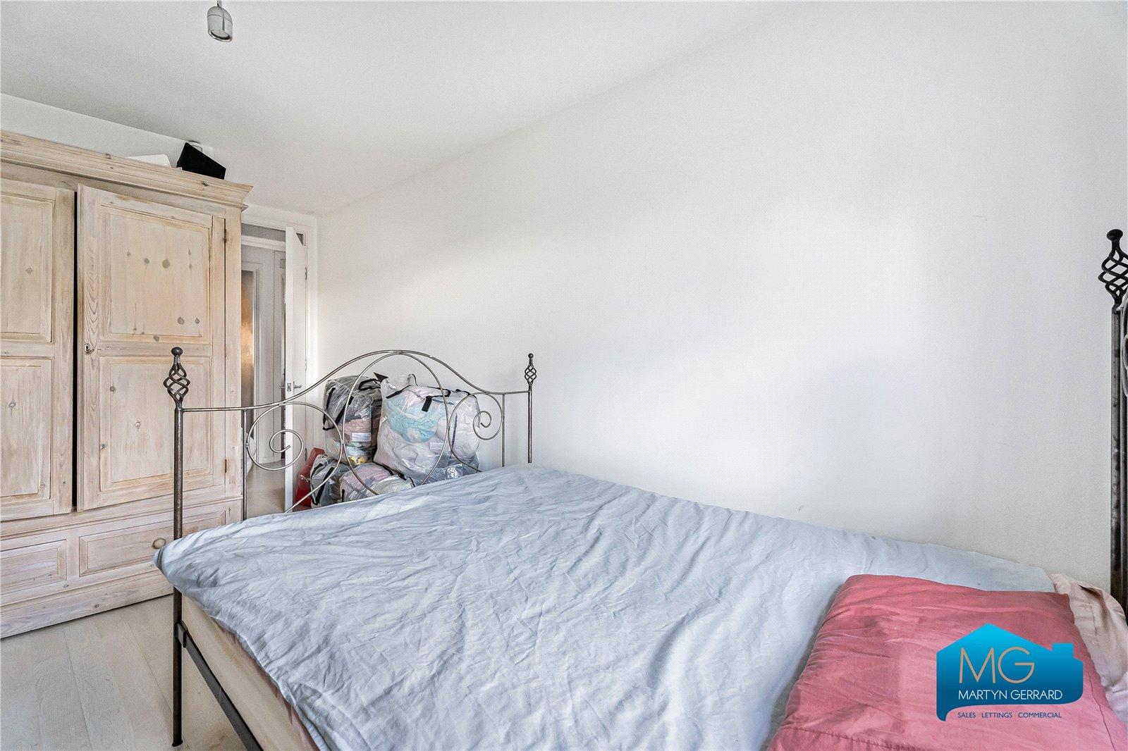2 bedroom Ground Floor Flat to rent - Martyn Gerrard