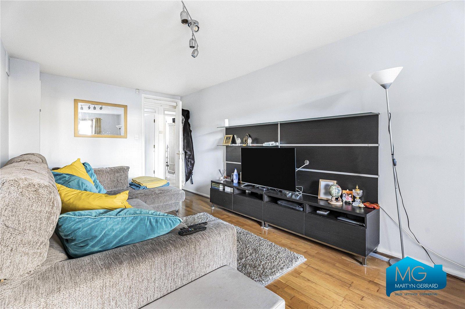 2 bedroom Ground Floor Flat to rent - Martyn Gerrard