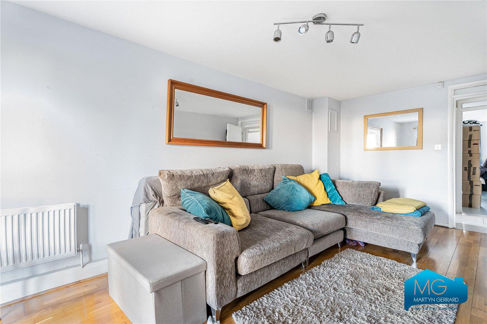 2 bedroom Ground Floor Flat to rent - Martyn Gerrard