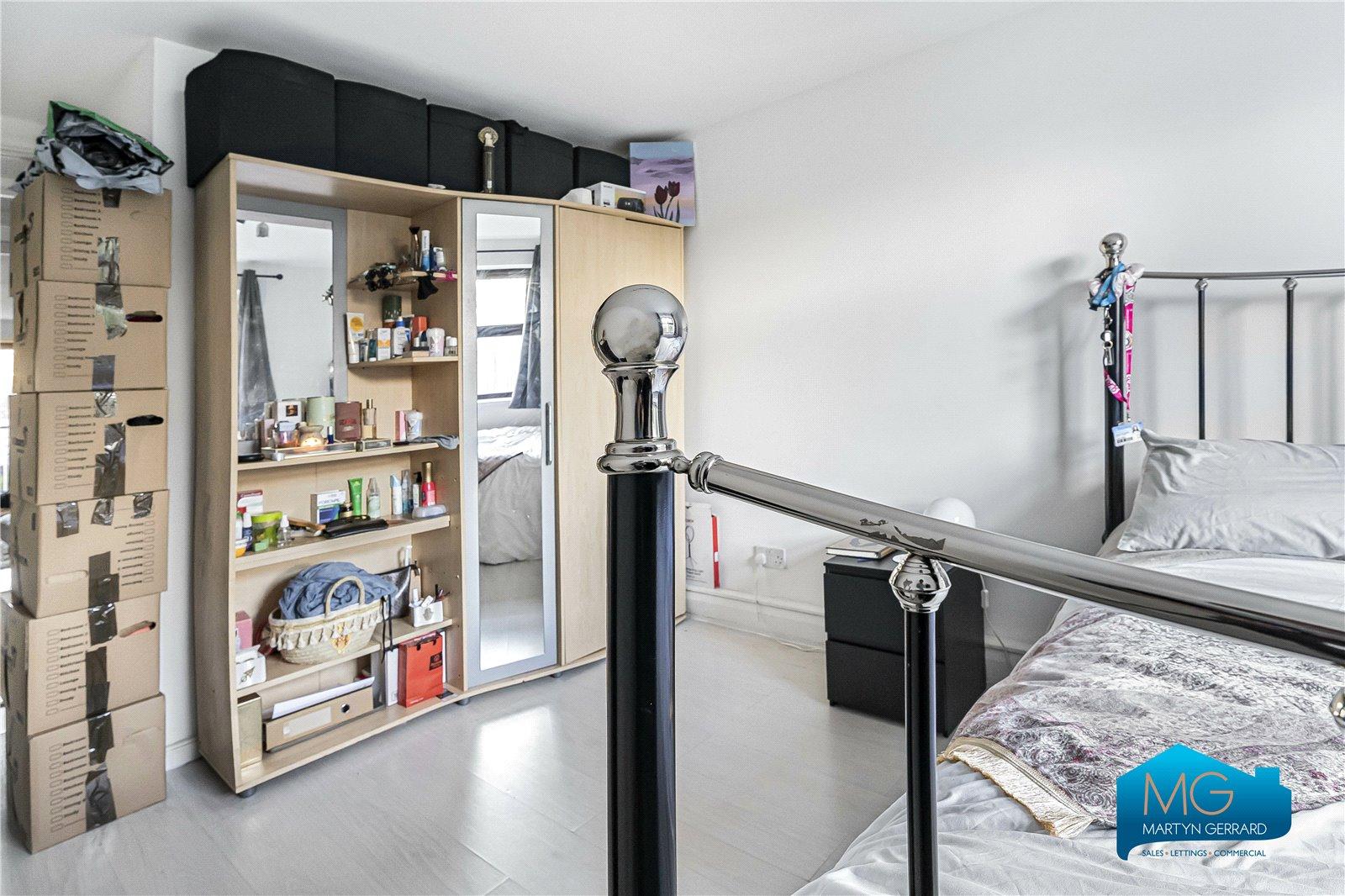 2 bedroom Ground Floor Flat to rent - Martyn Gerrard