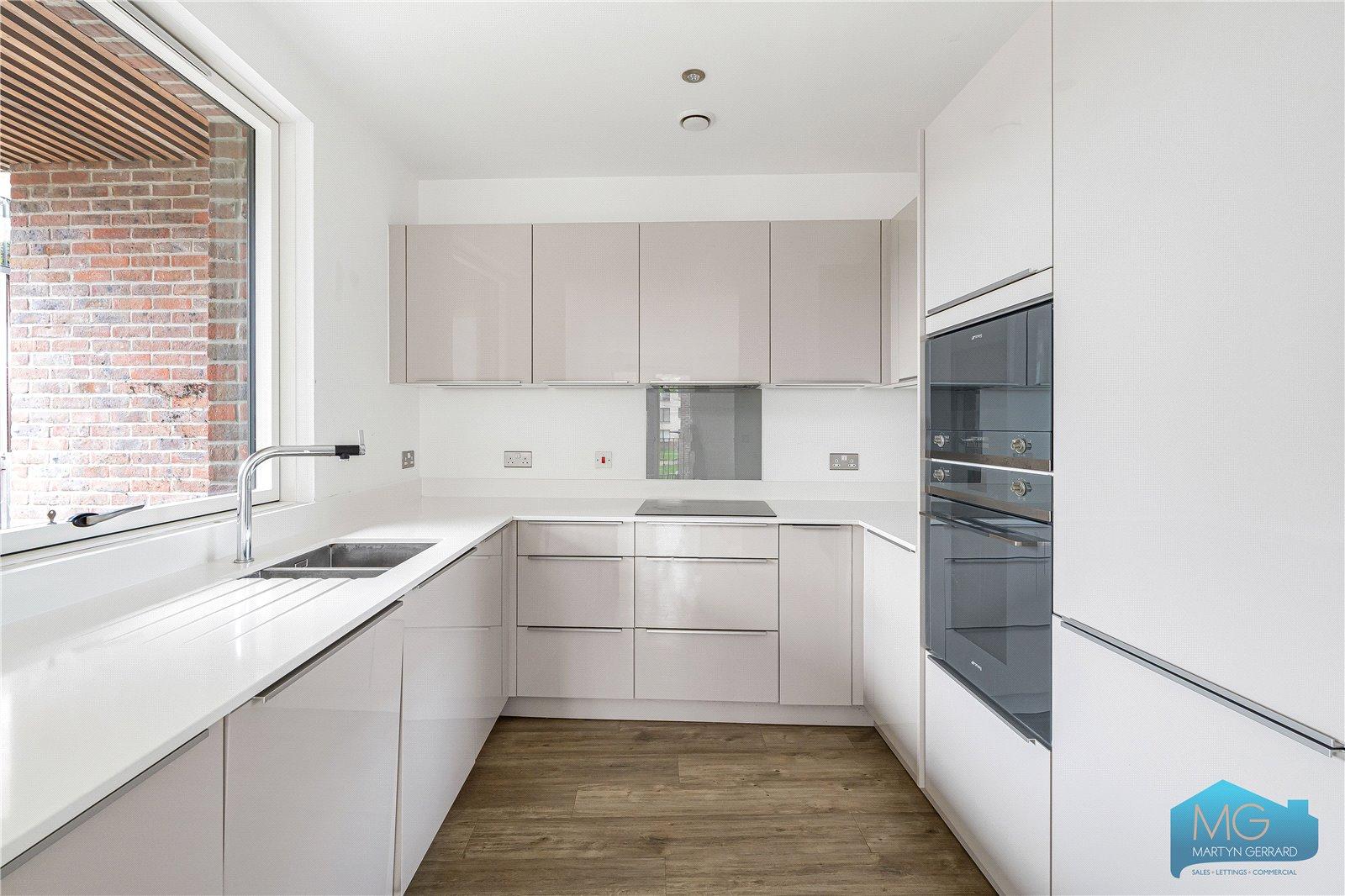 2 bedroom Apartment for sale - Martyn Gerrard