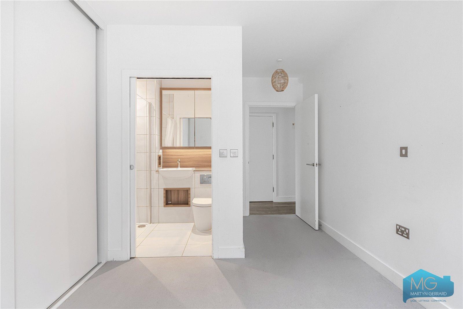 2 bedroom Apartment for sale - Martyn Gerrard