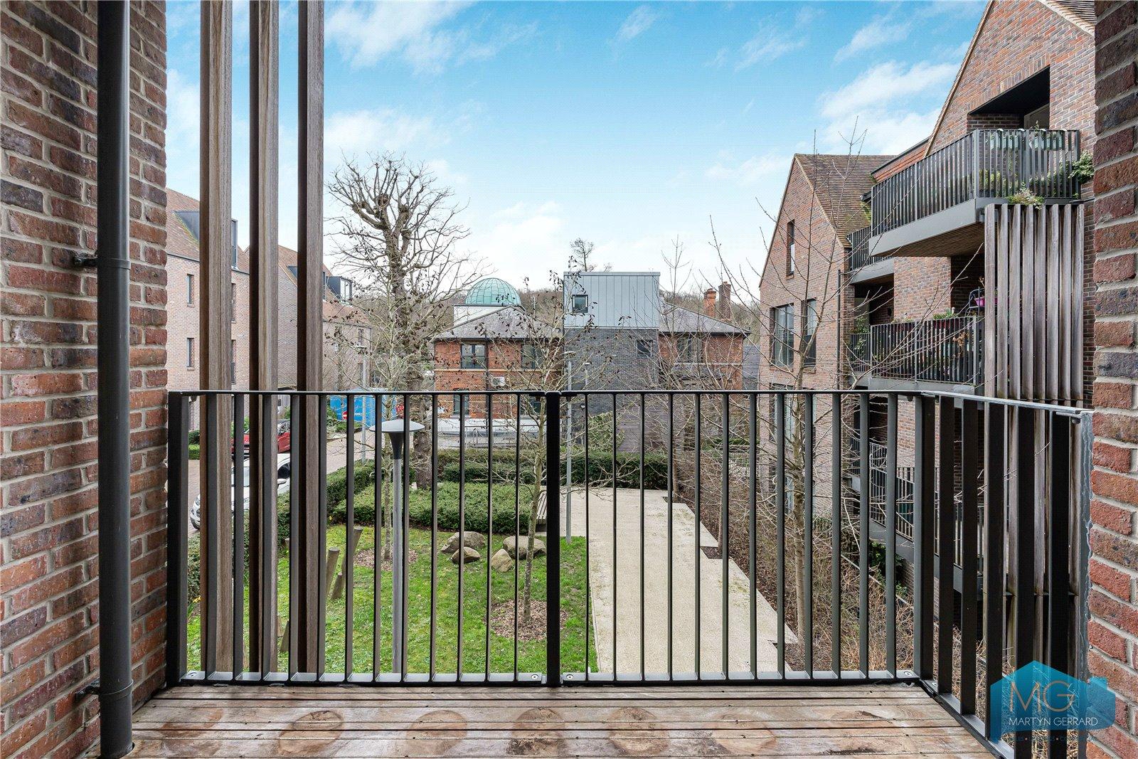 2 bedroom Apartment for sale - Martyn Gerrard