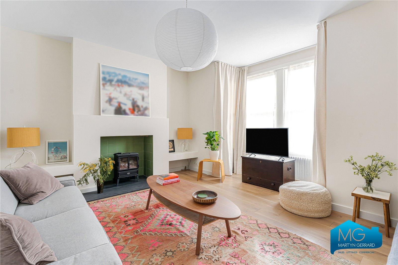 4 bedroom Semi-Detached House to rent - Martyn Gerrard
