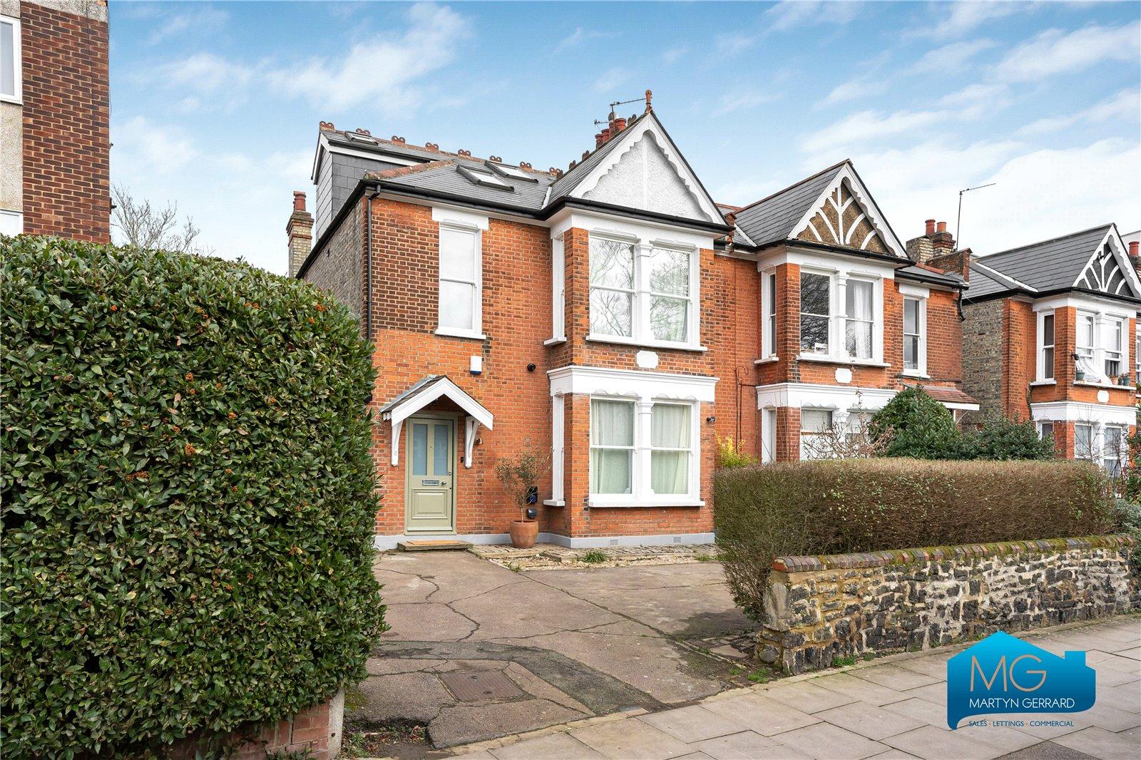 4 bedroom Semi-Detached House to rent - Martyn Gerrard