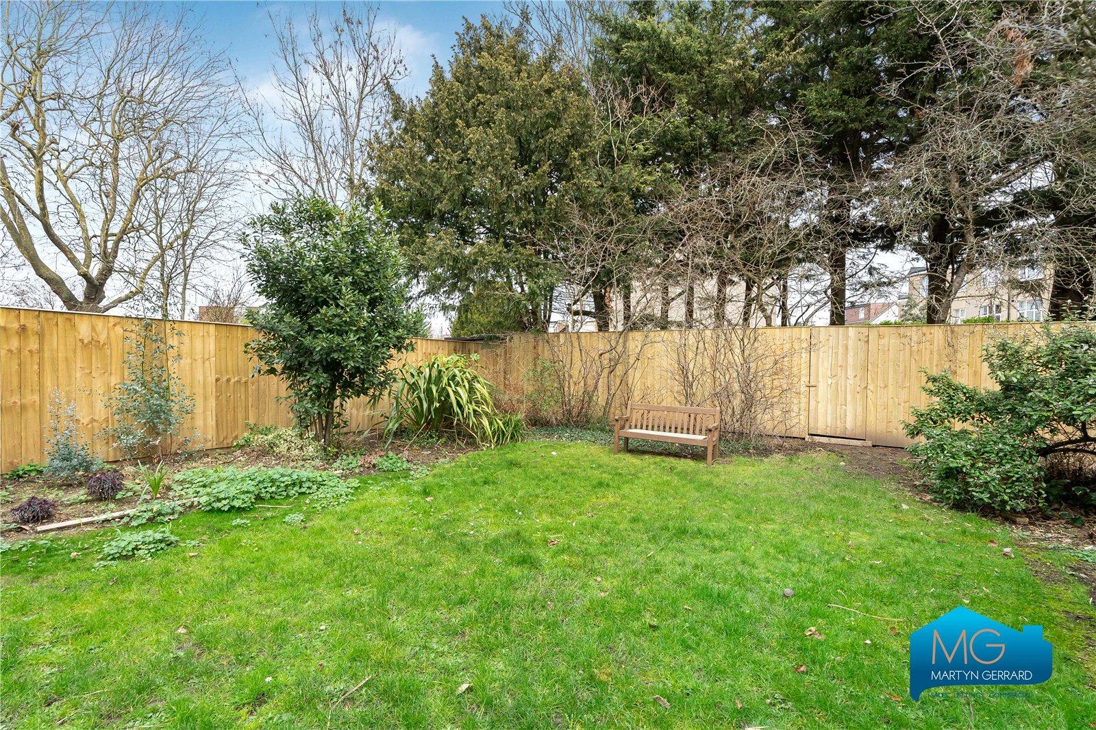 4 bedroom Semi-Detached House to rent - Martyn Gerrard