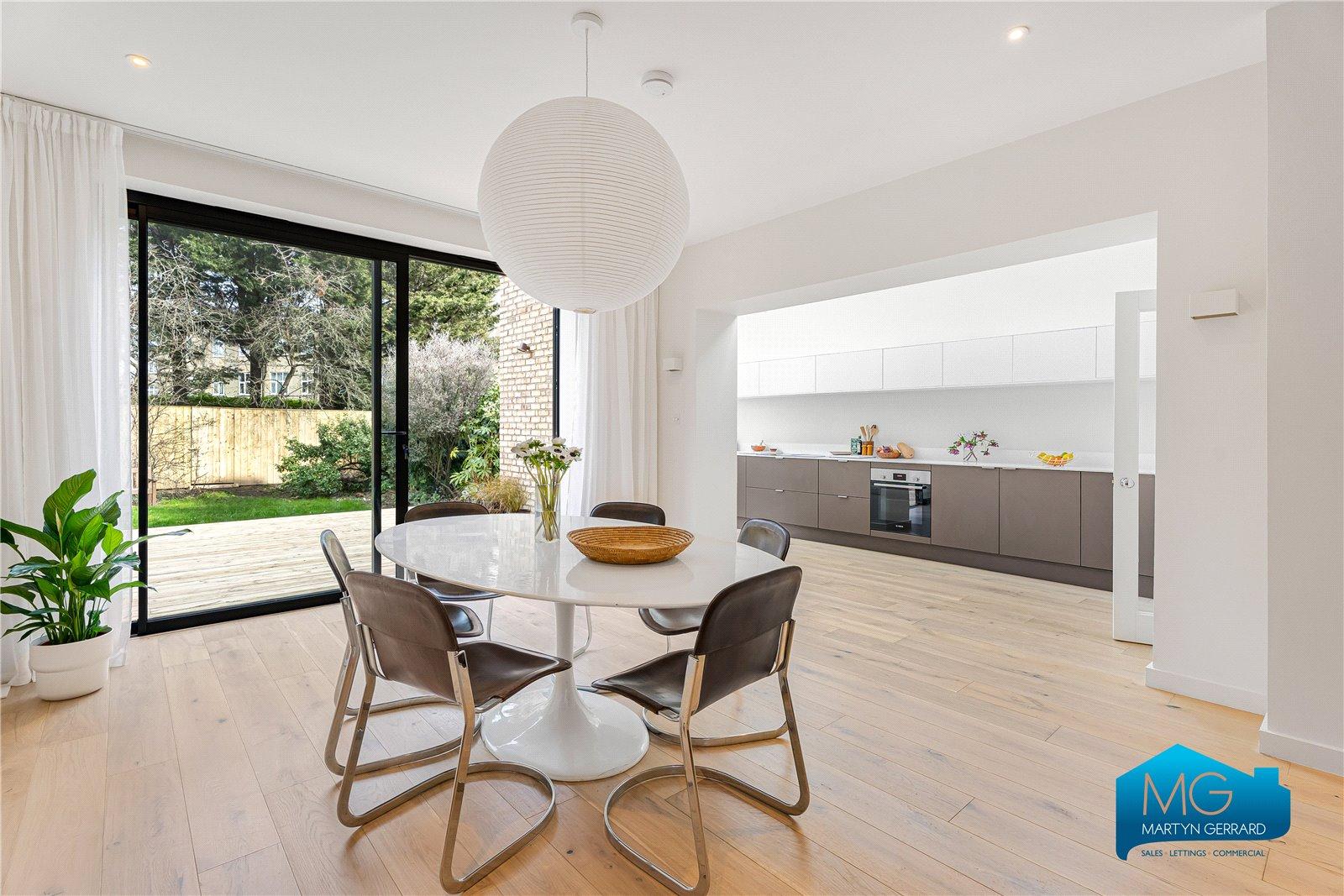 4 bedroom Semi-Detached House to rent - Martyn Gerrard
