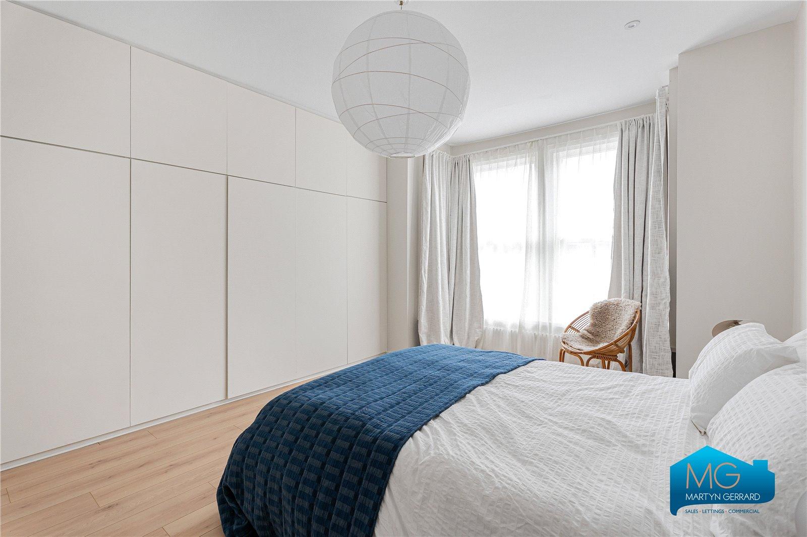 4 bedroom Semi-Detached House to rent - Martyn Gerrard