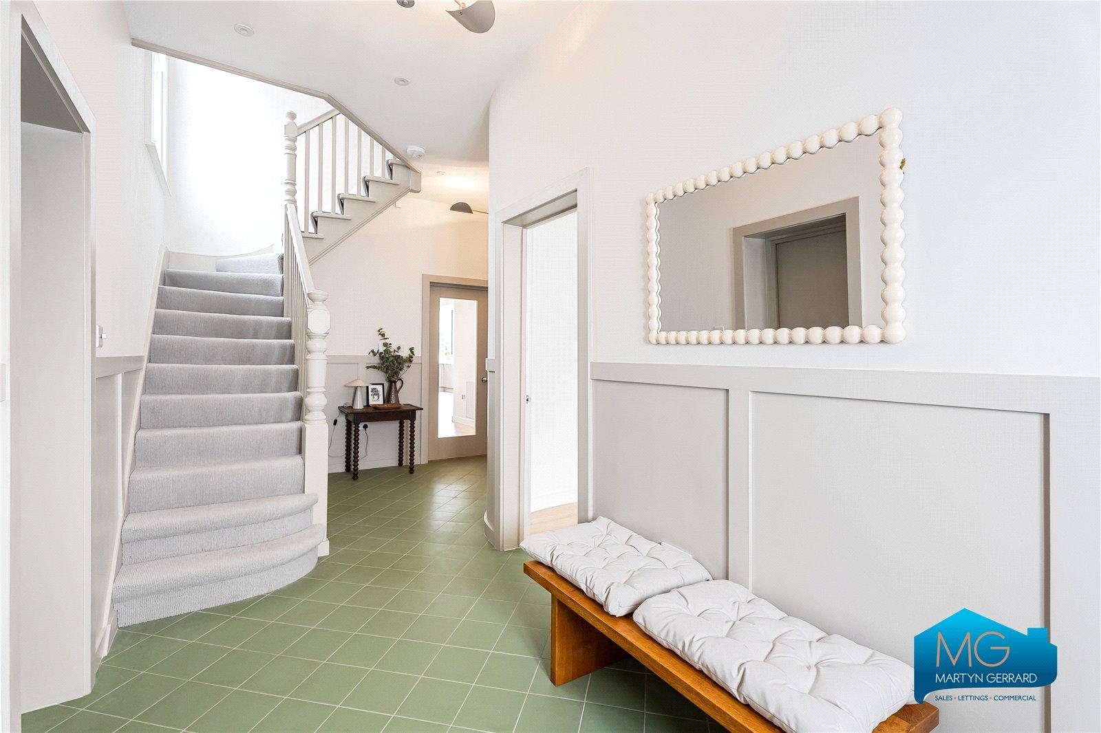 4 bedroom Semi-Detached House to rent - Martyn Gerrard