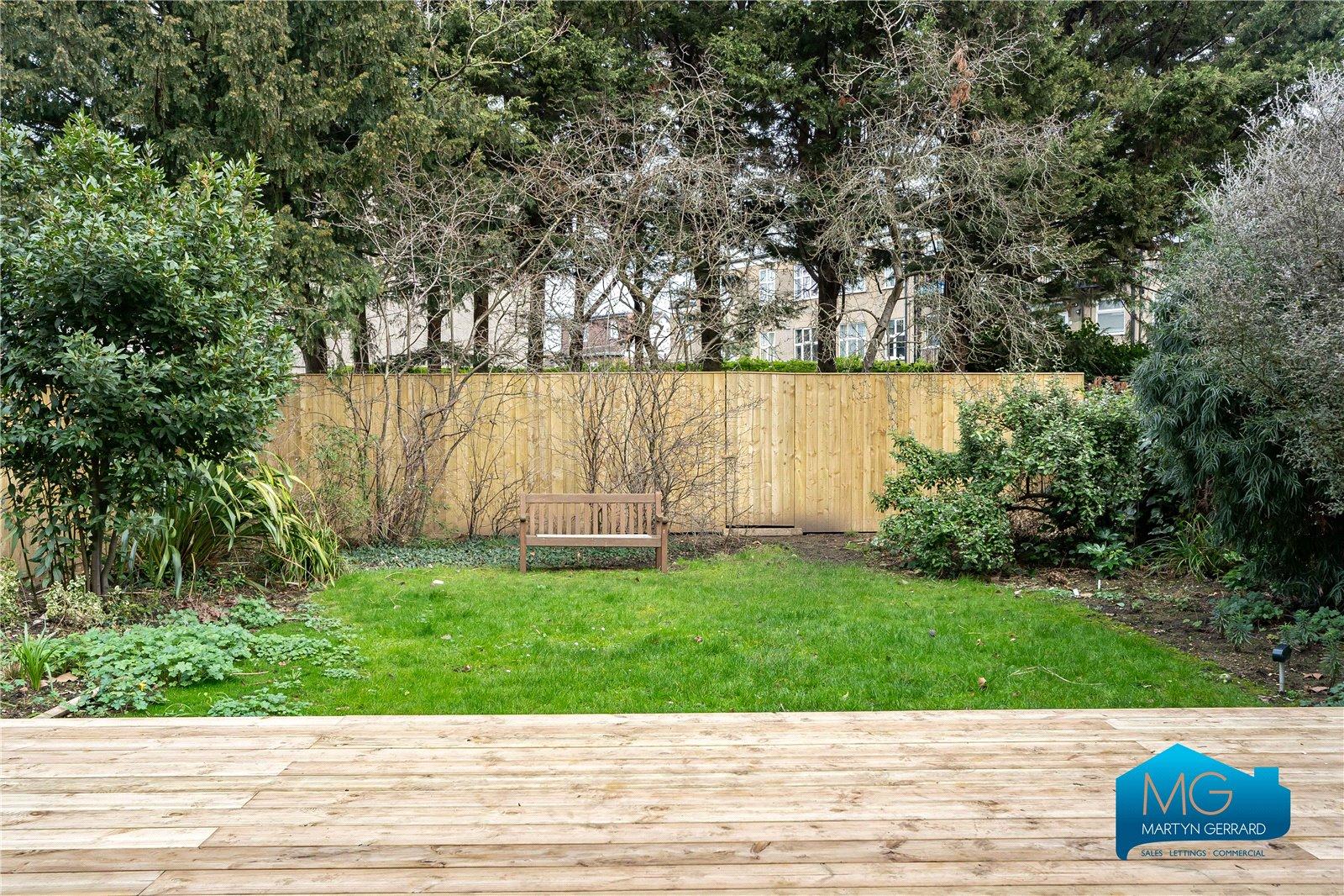 4 bedroom Semi-Detached House to rent - Martyn Gerrard