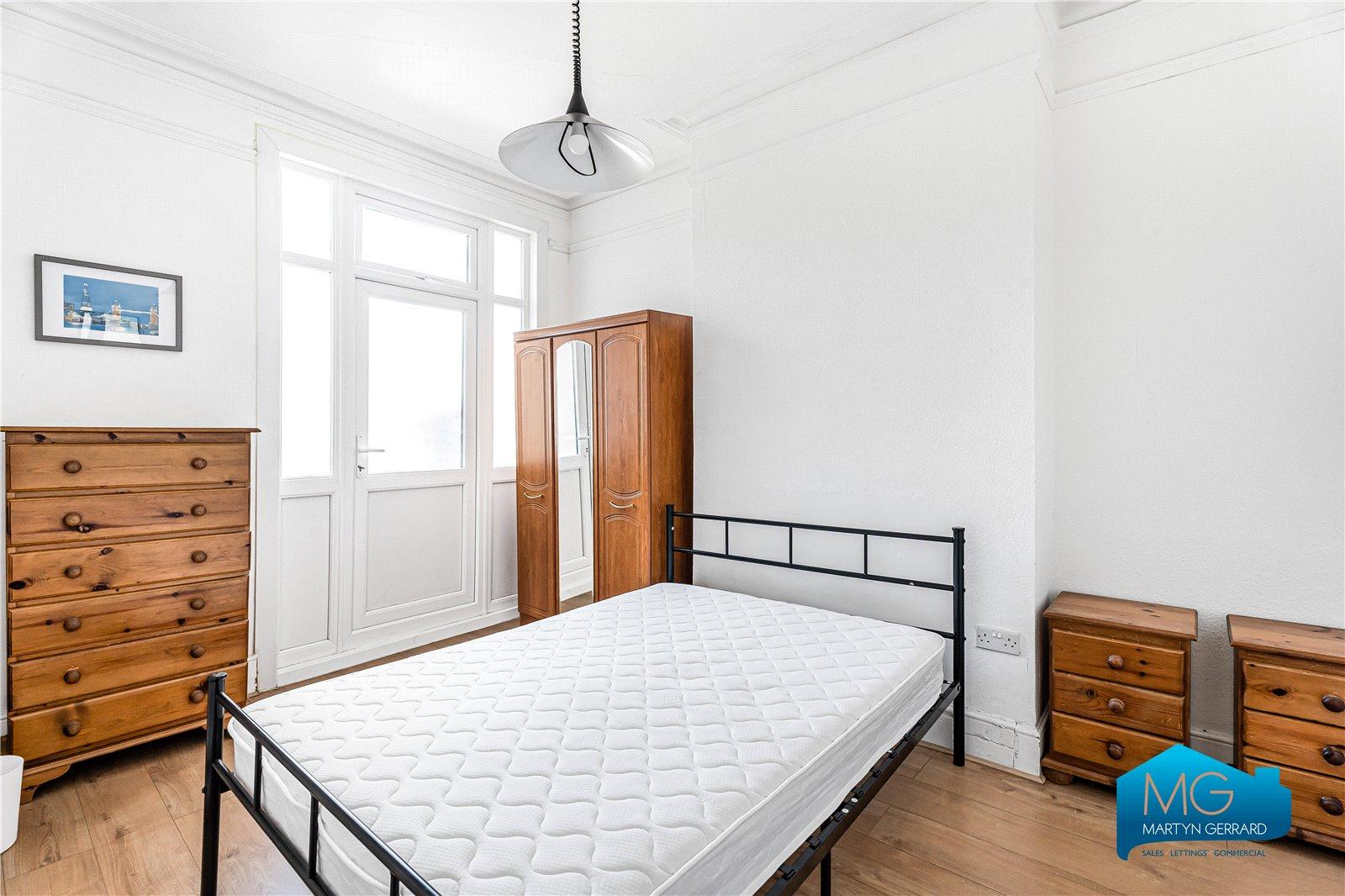 2 bedroom Apartment to rent - Martyn Gerrard