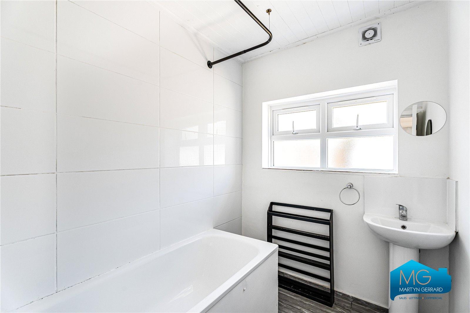2 bedroom Apartment to rent - Martyn Gerrard