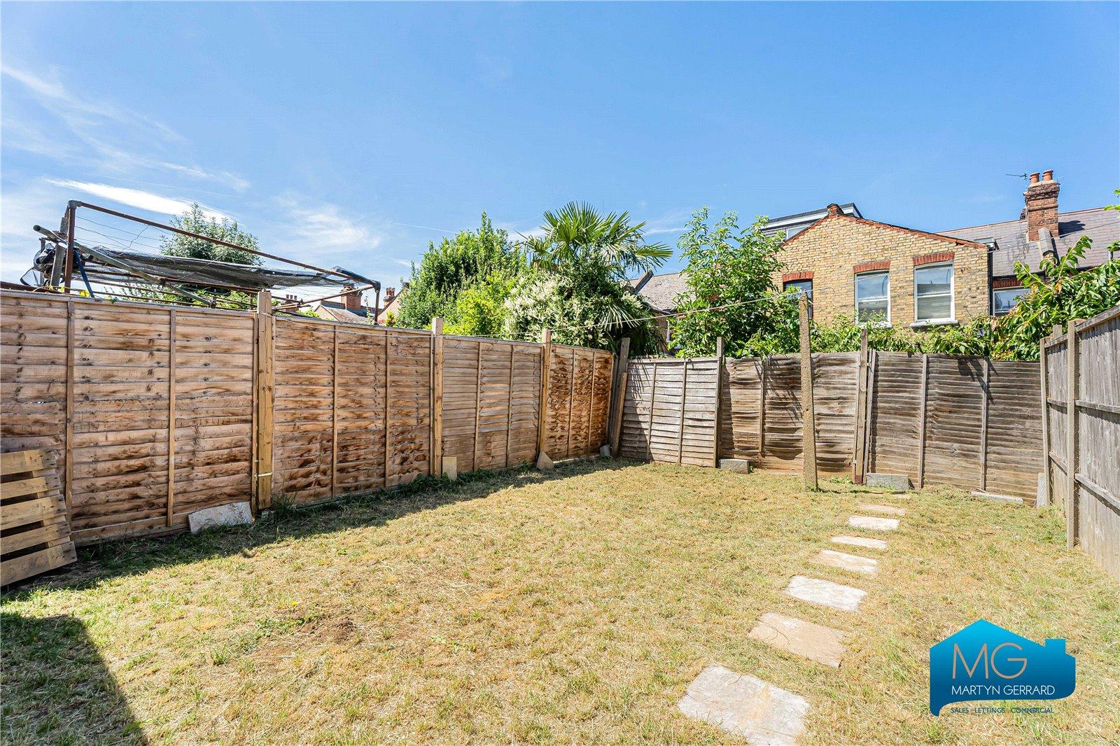 2 bedroom Apartment to rent - Martyn Gerrard