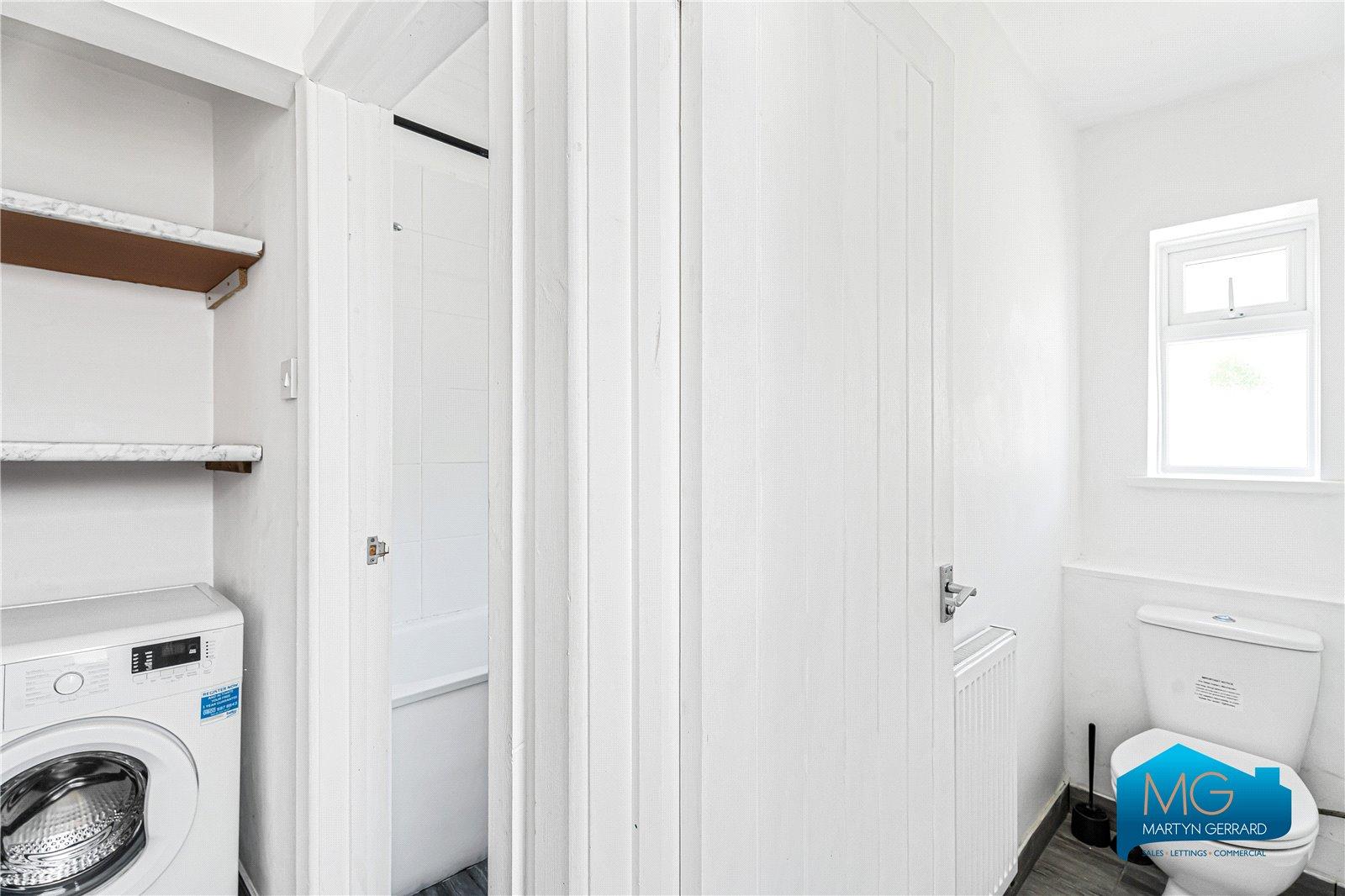 2 bedroom Apartment to rent - Martyn Gerrard