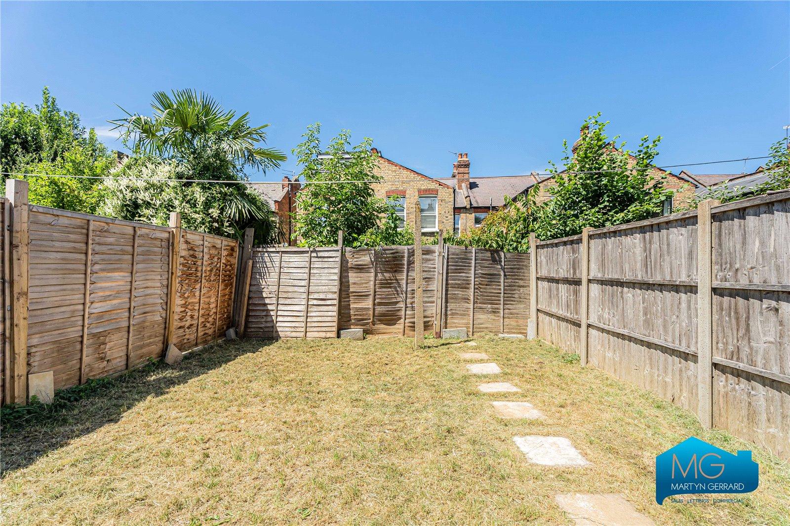 2 bedroom Apartment to rent - Martyn Gerrard