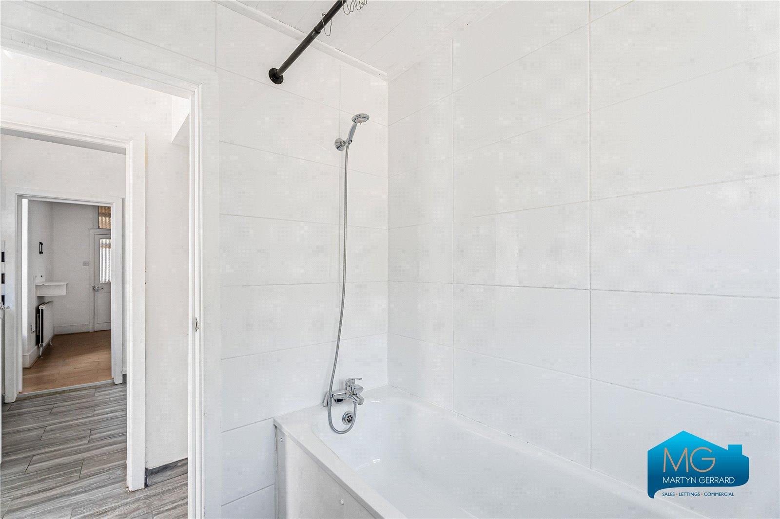 2 bedroom Apartment to rent - Martyn Gerrard