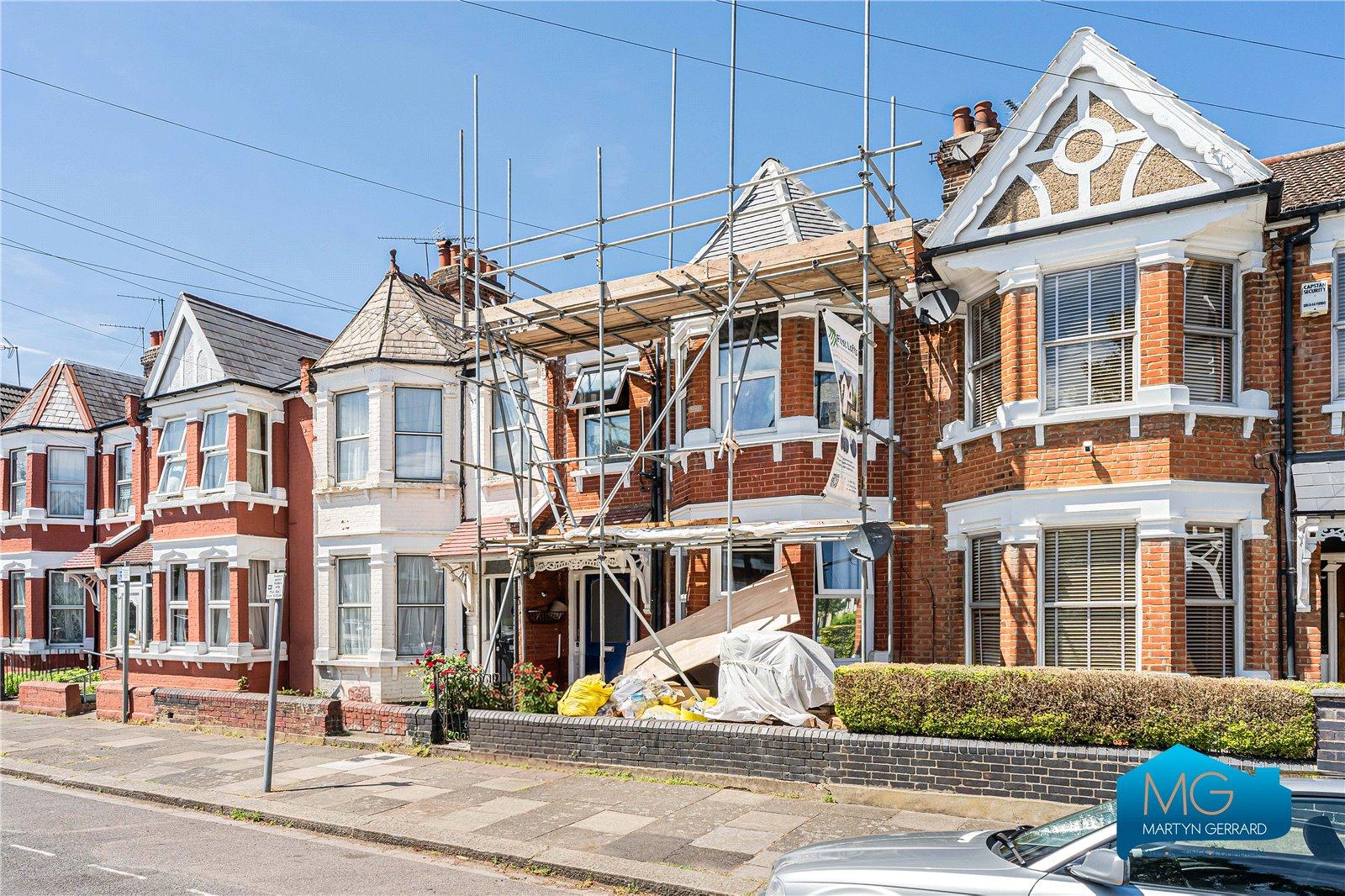 2 bedroom Apartment to rent - Martyn Gerrard