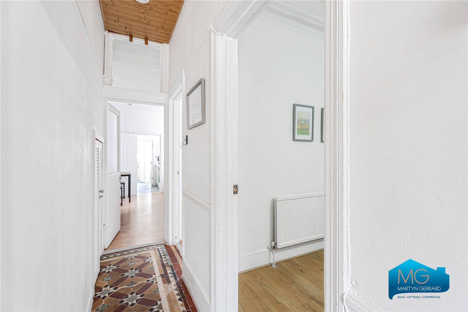 2 bedroom Apartment to rent - Martyn Gerrard