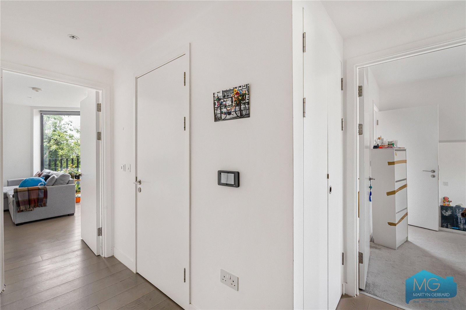 2 bedroom Property for sale - Martyn Gerrard