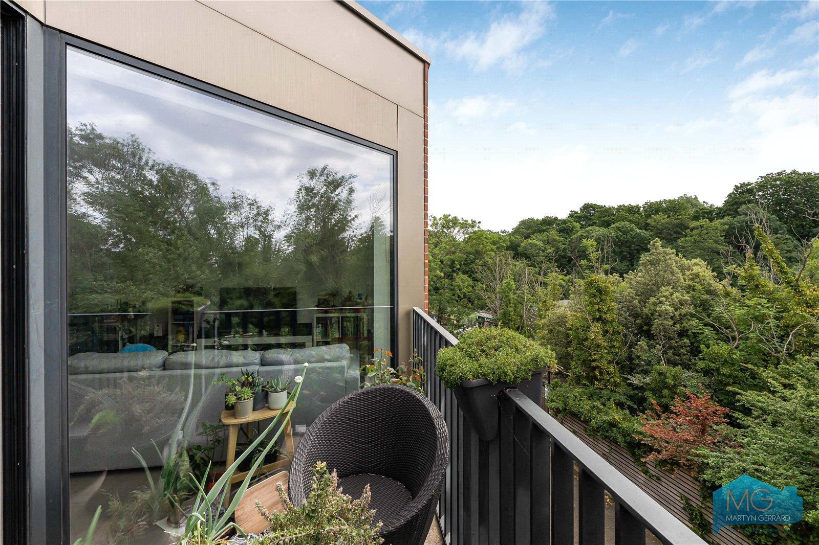 2 bedroom Property for sale - Martyn Gerrard