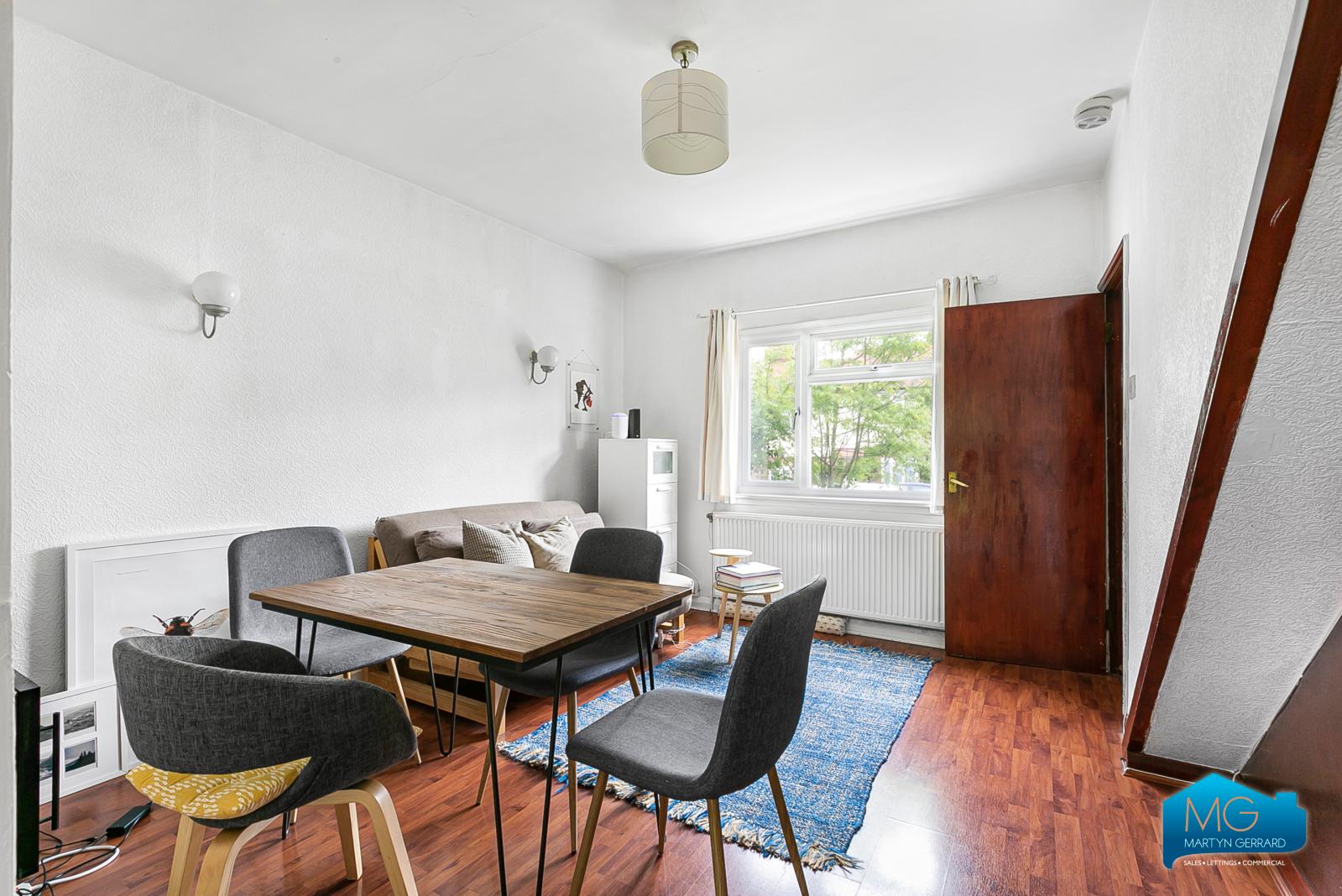2 bedroom Semi-Detached House to rent - Martyn Gerrard