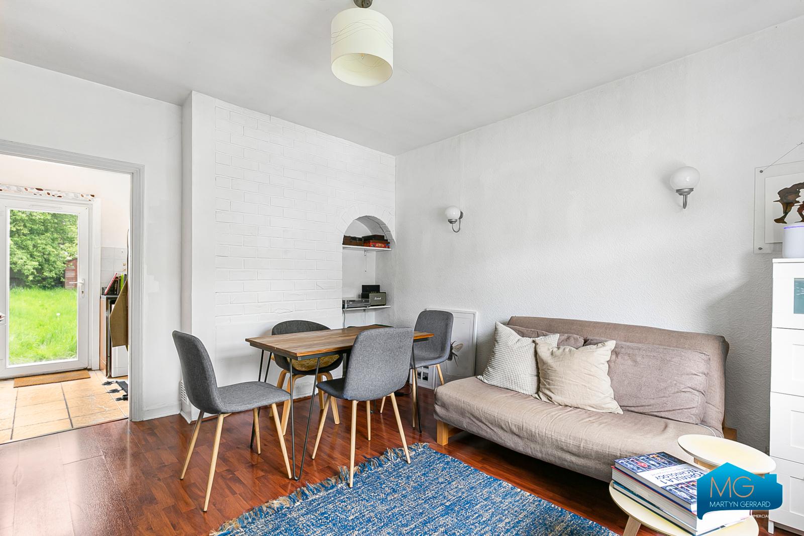 2 bedroom Semi-Detached House to rent - Martyn Gerrard