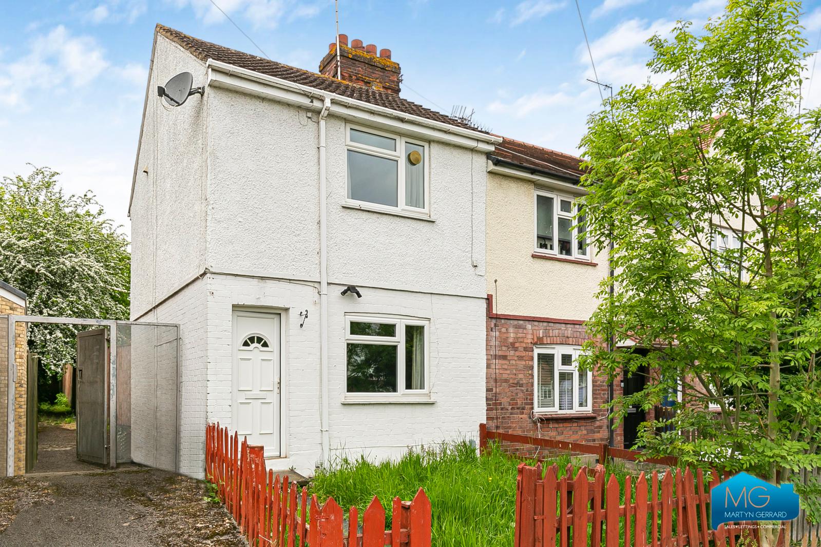 2 bedroom Semi-Detached House to rent - Martyn Gerrard