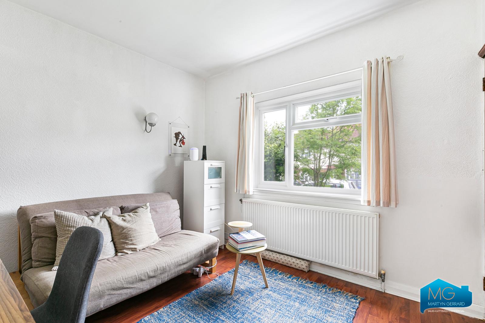 2 bedroom Semi-Detached House to rent - Martyn Gerrard