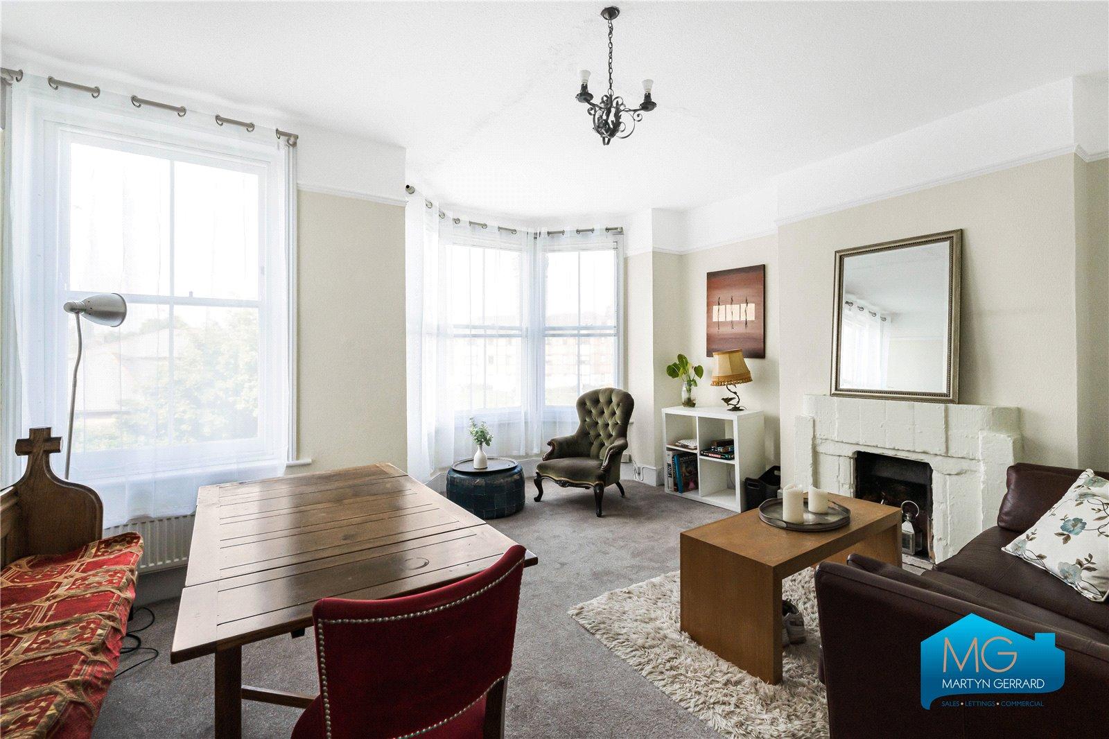 3 bedroom Apartment to rent - Martyn Gerrard