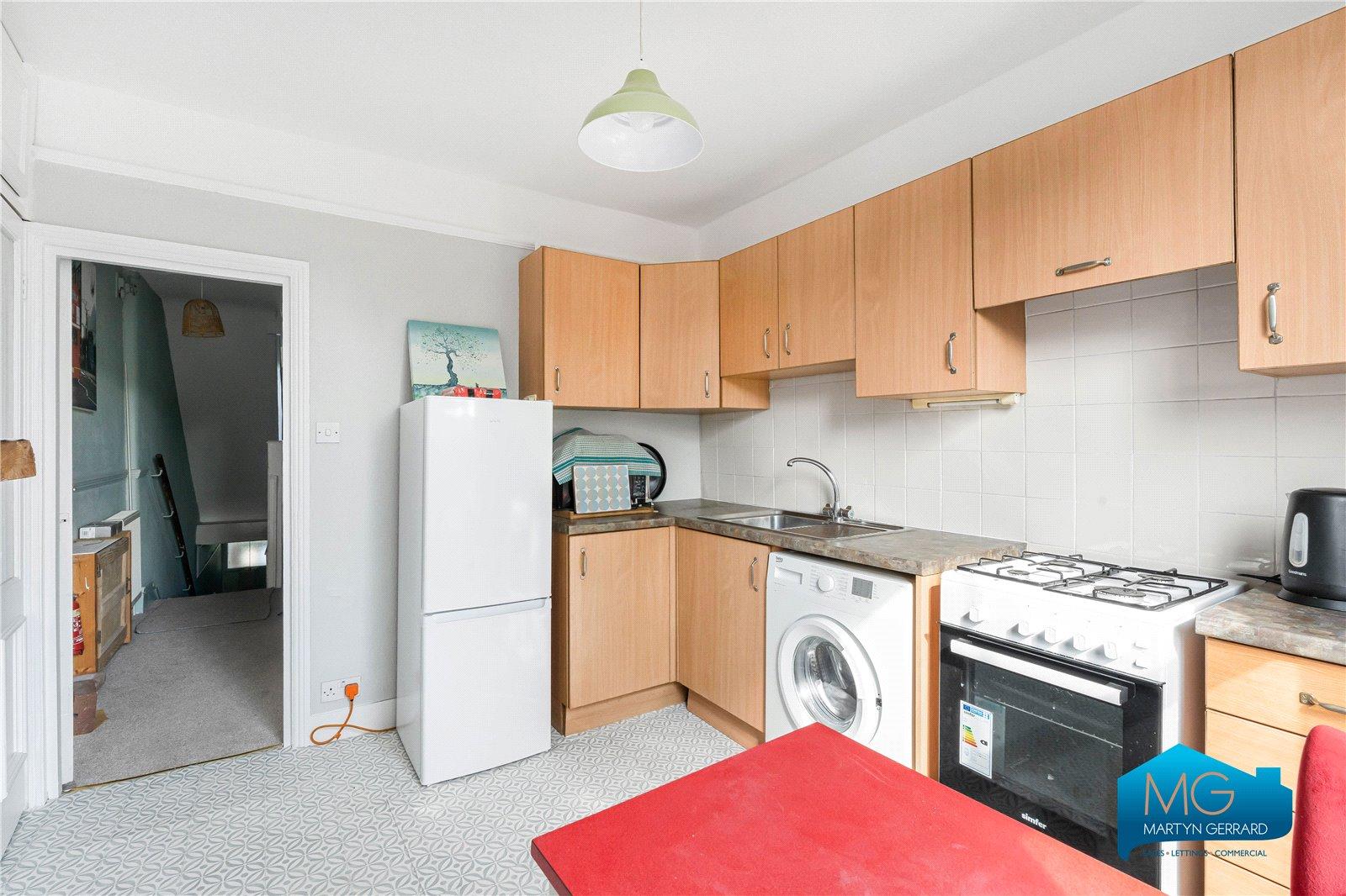 3 bedroom Apartment to rent - Martyn Gerrard