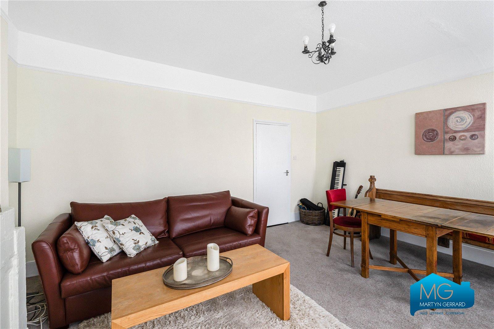 3 bedroom Apartment to rent - Martyn Gerrard