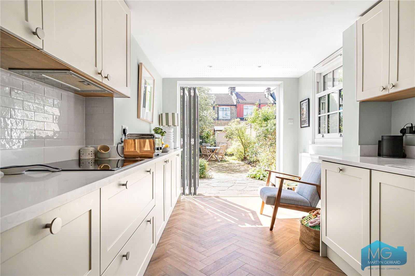 4 bedroom Terraced House for sale - Martyn Gerrard