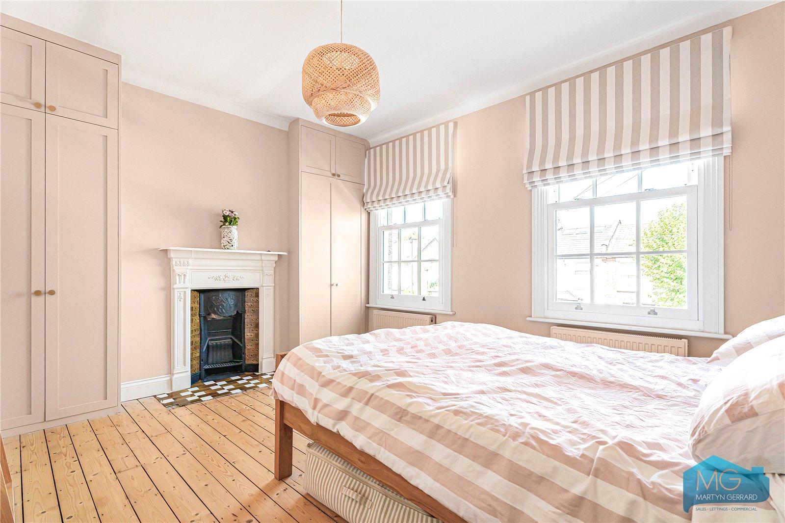 4 bedroom Terraced House for sale - Martyn Gerrard
