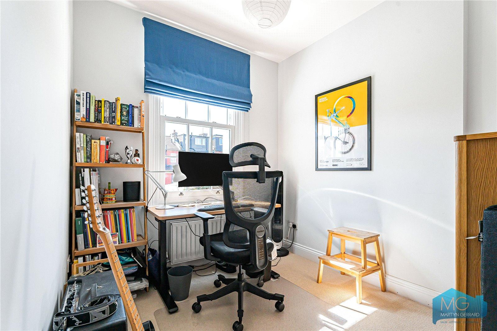 4 bedroom Terraced House for sale - Martyn Gerrard