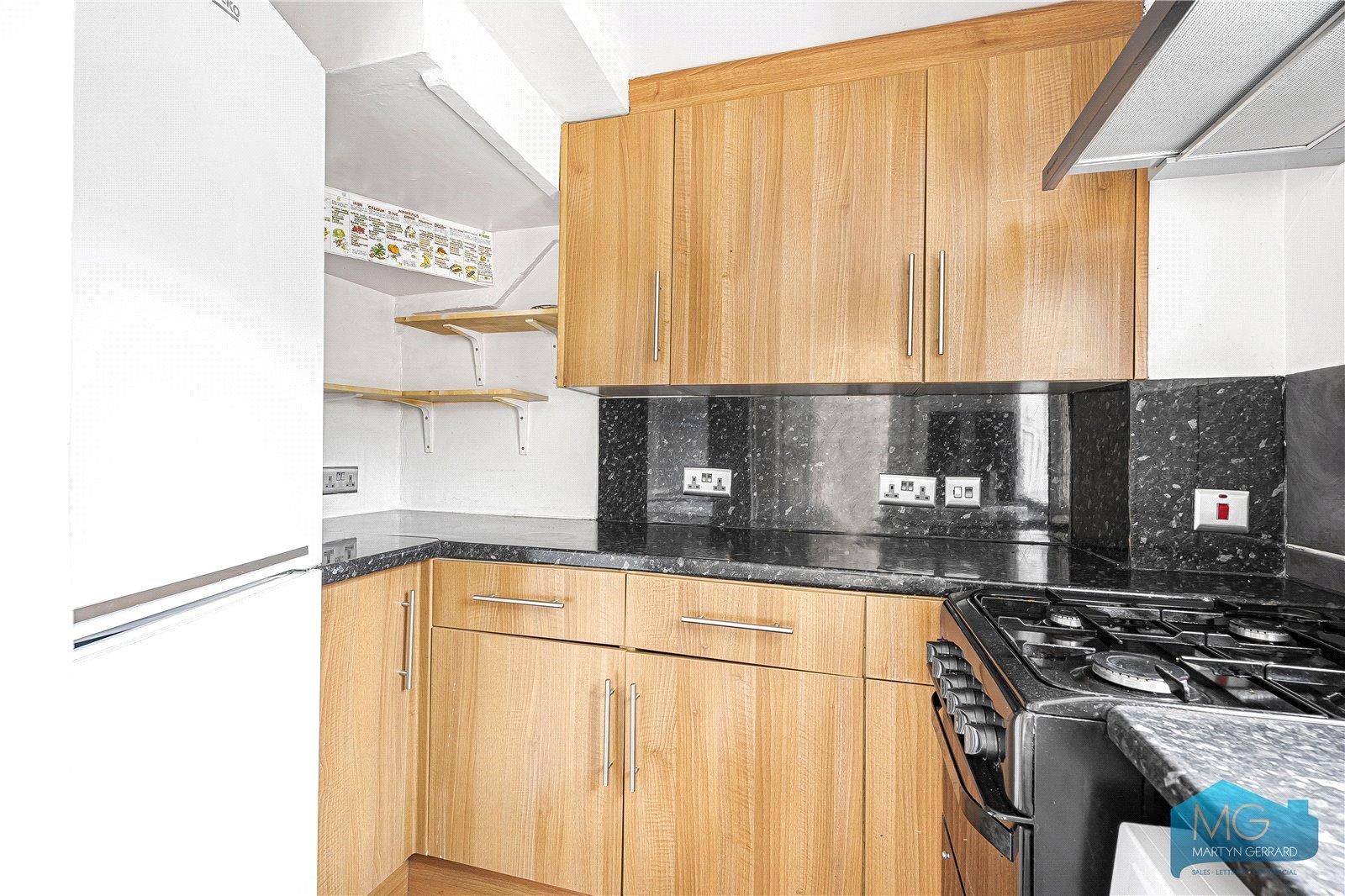 2 bedroom Terraced House to rent - Martyn Gerrard