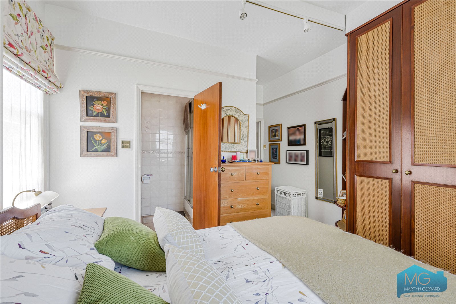 3 bedroom Terraced House for sale - Martyn Gerrard