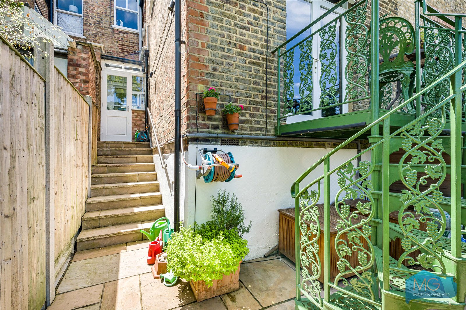3 bedroom Terraced House for sale - Martyn Gerrard
