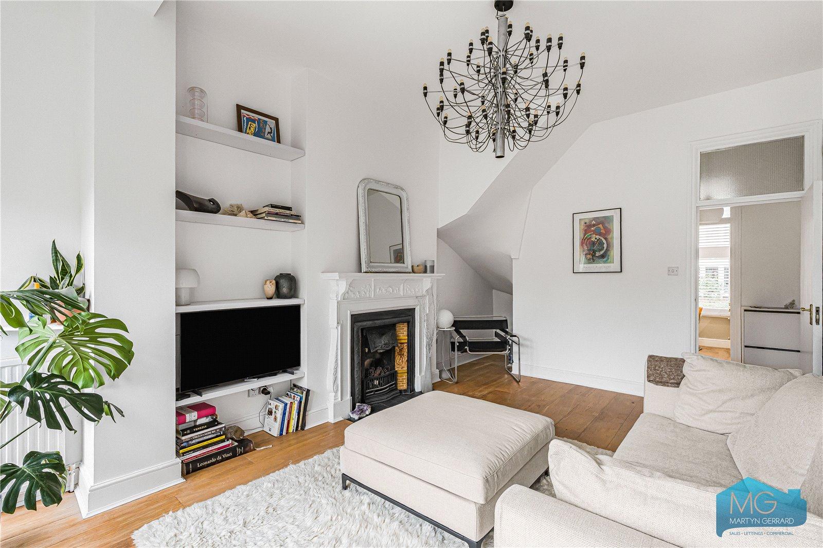 2 bedroom Apartment for sale - Martyn Gerrard