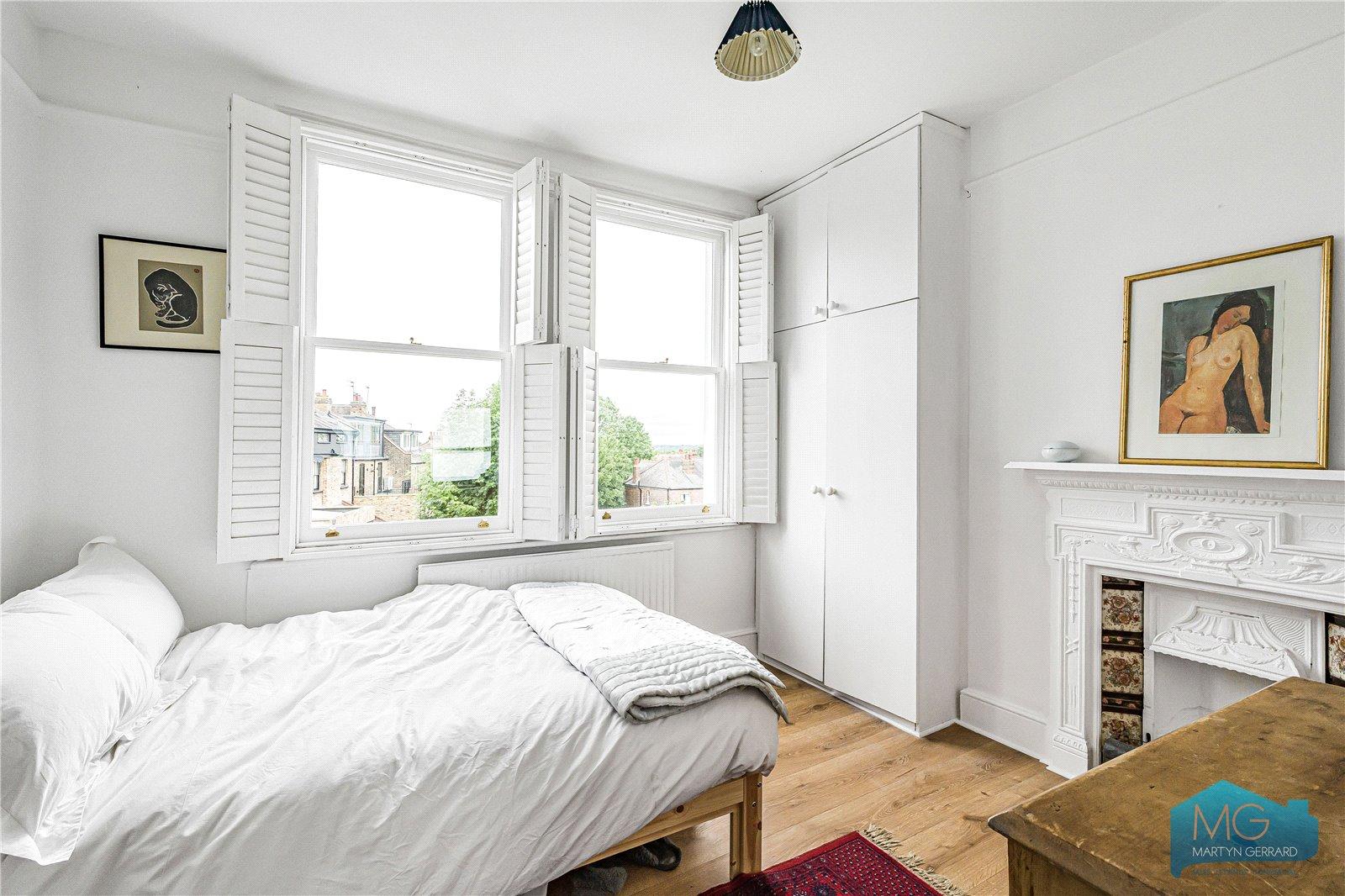 2 bedroom Apartment for sale - Martyn Gerrard
