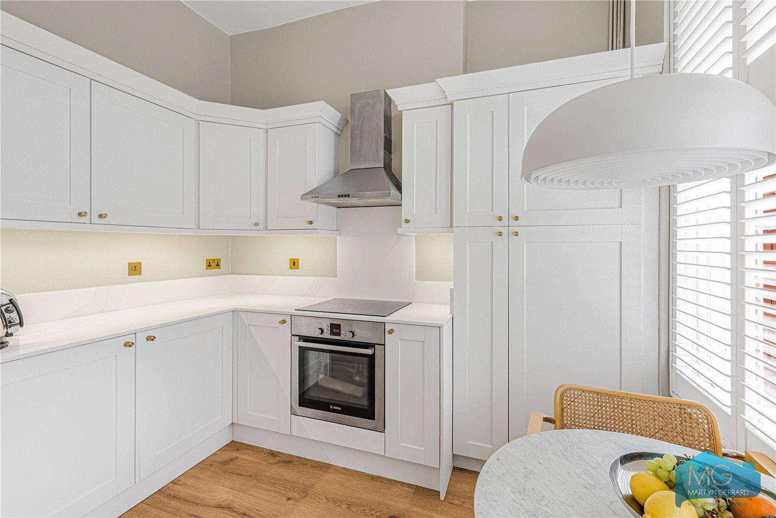 2 bedroom Apartment for sale - Martyn Gerrard