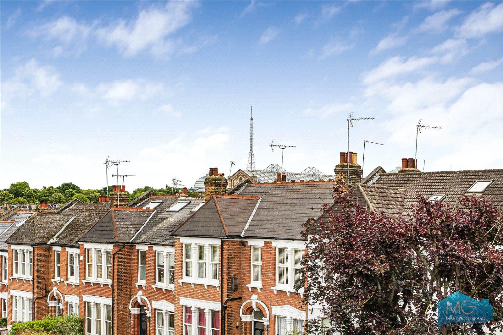 2 bedroom Apartment for sale - Martyn Gerrard