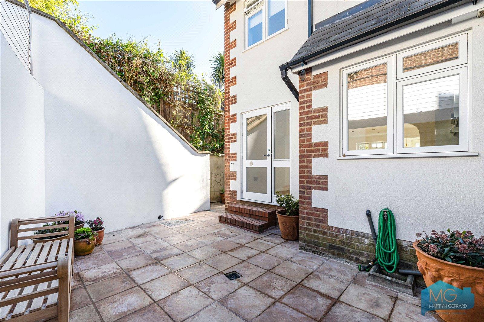 2 bedroom Semi-Detached House for sale - Martyn Gerrard