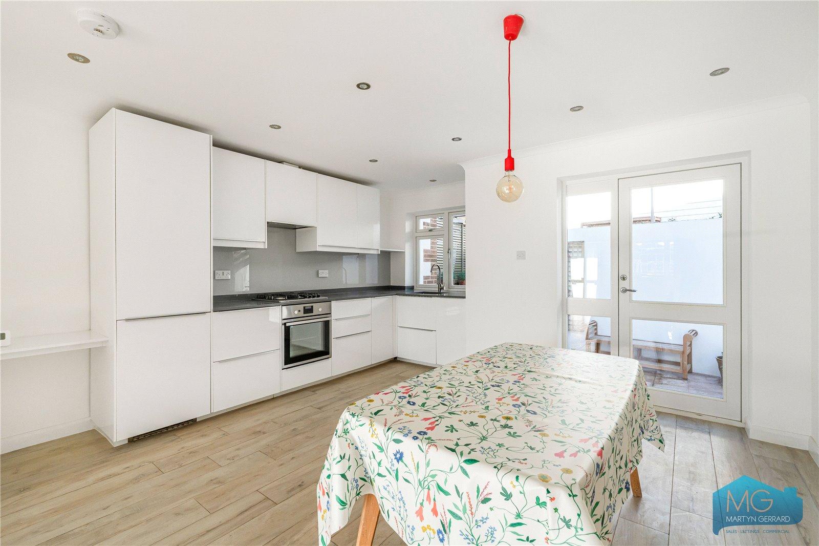 Muswell Hill Place, London, N10+  - Martyn Gerrard