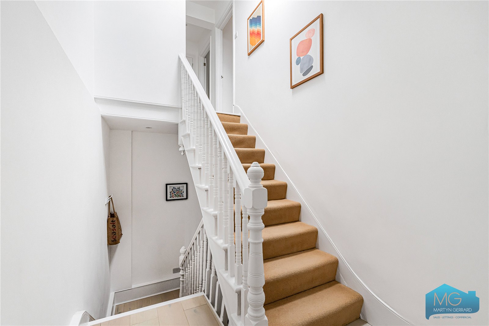 3 bedroom Apartment for sale - Martyn Gerrard