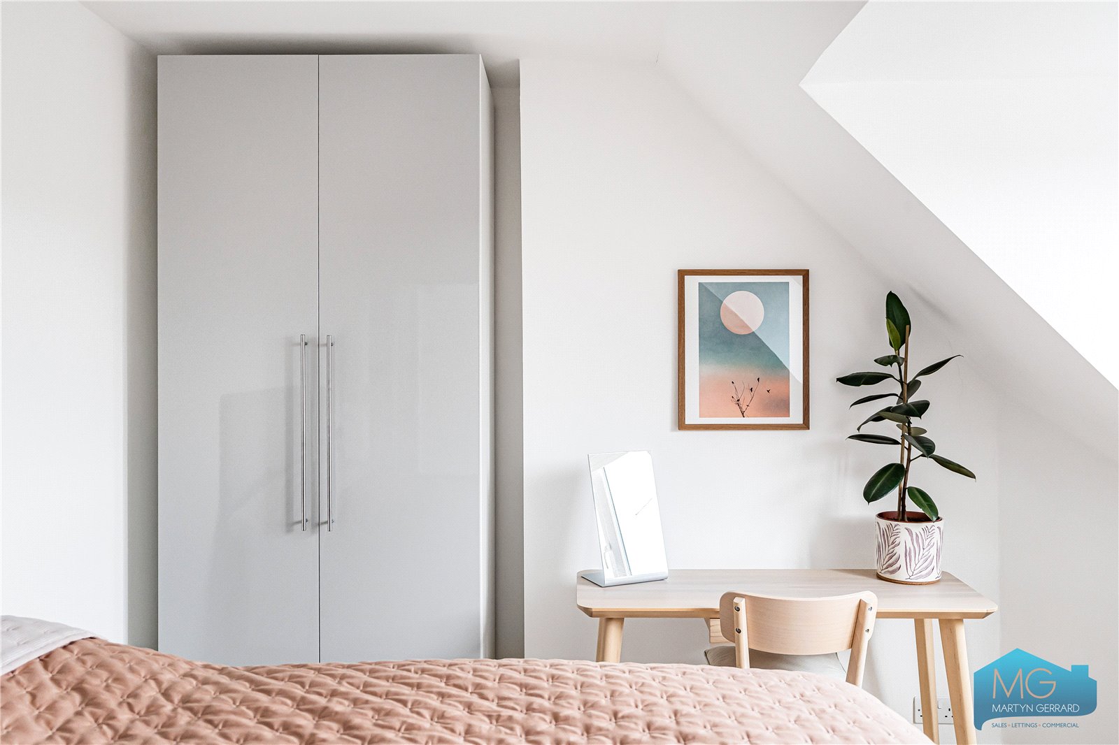 3 bedroom Apartment for sale - Martyn Gerrard