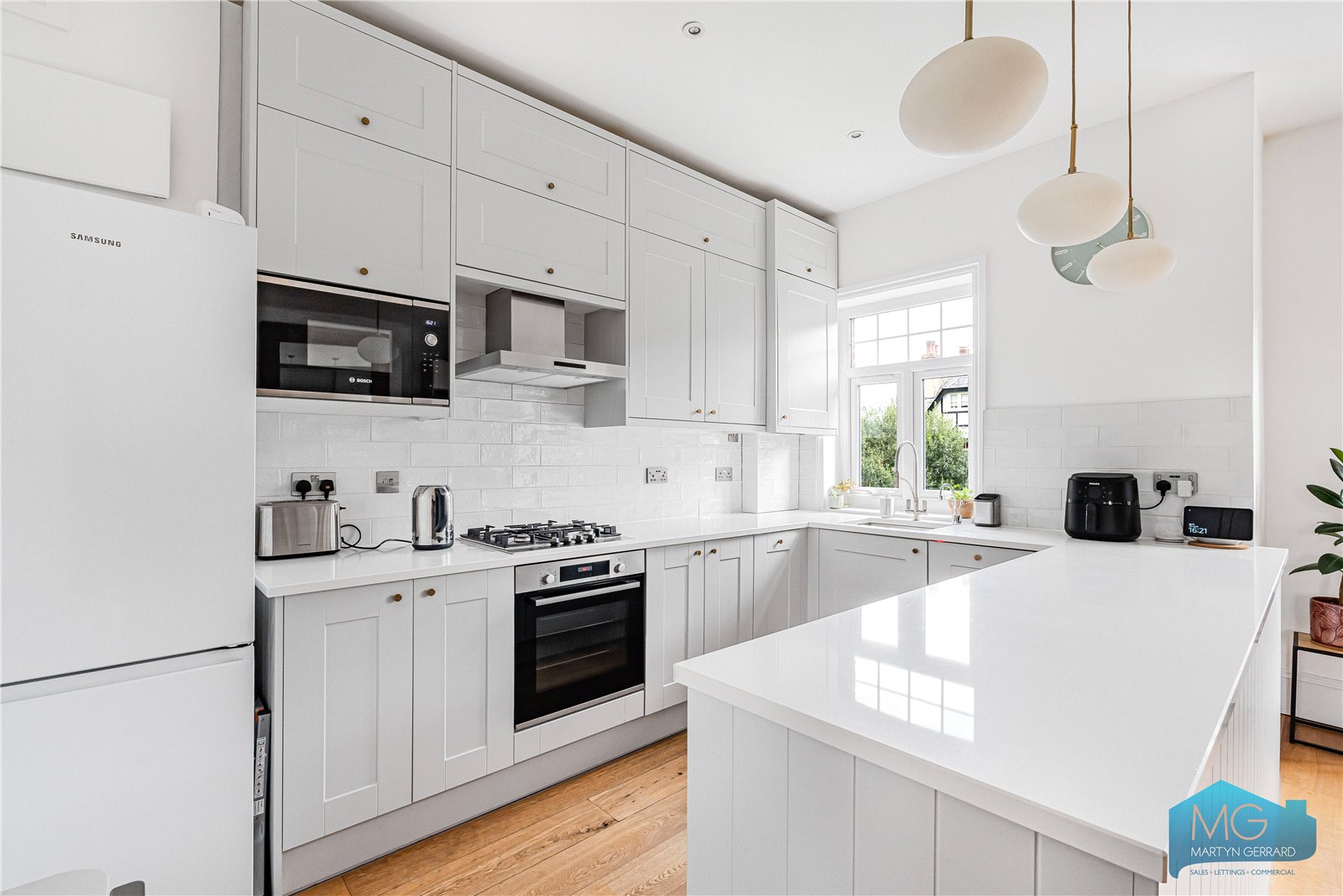 3 bedroom Apartment for sale - Martyn Gerrard