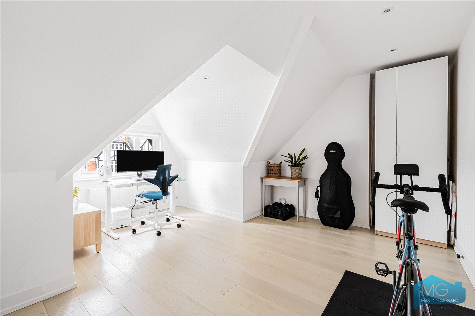 3 bedroom Apartment for sale - Martyn Gerrard